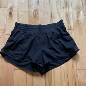 Lululemon hottie hot shorts 8